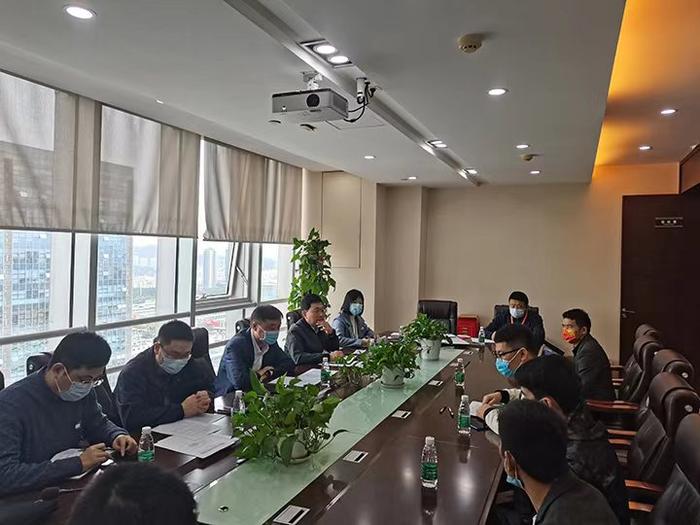深圳市交通運輸局徐煒副局長赴龍崗泥頭車企業(yè)檢查督導(dǎo)工作.jpg